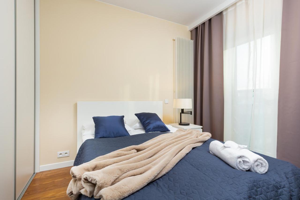 Royal City Center Mennica Residence By Noclegi Renters Varsó Kültér fotó