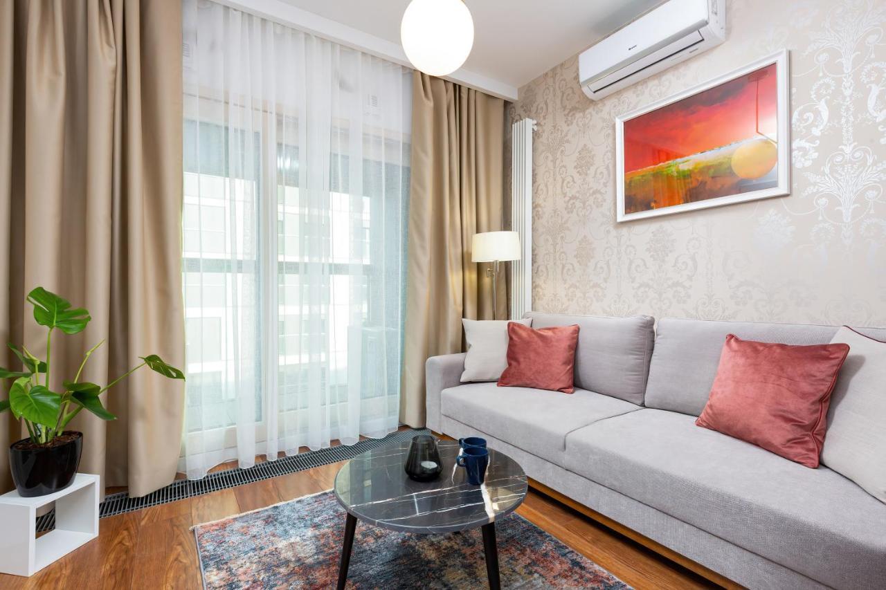 Royal City Center Mennica Residence By Noclegi Renters Varsó Kültér fotó