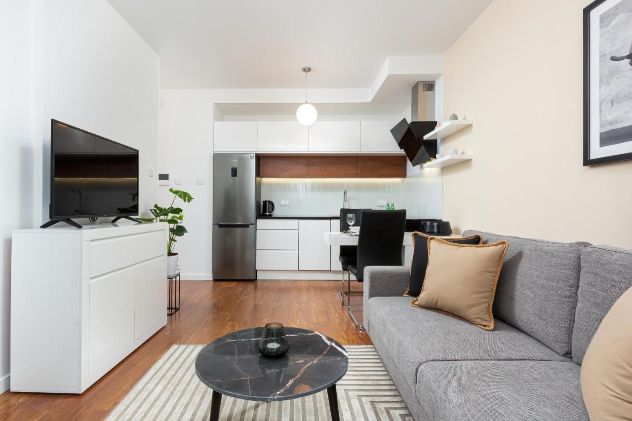 Royal City Center Mennica Residence By Noclegi Renters Varsó Kültér fotó