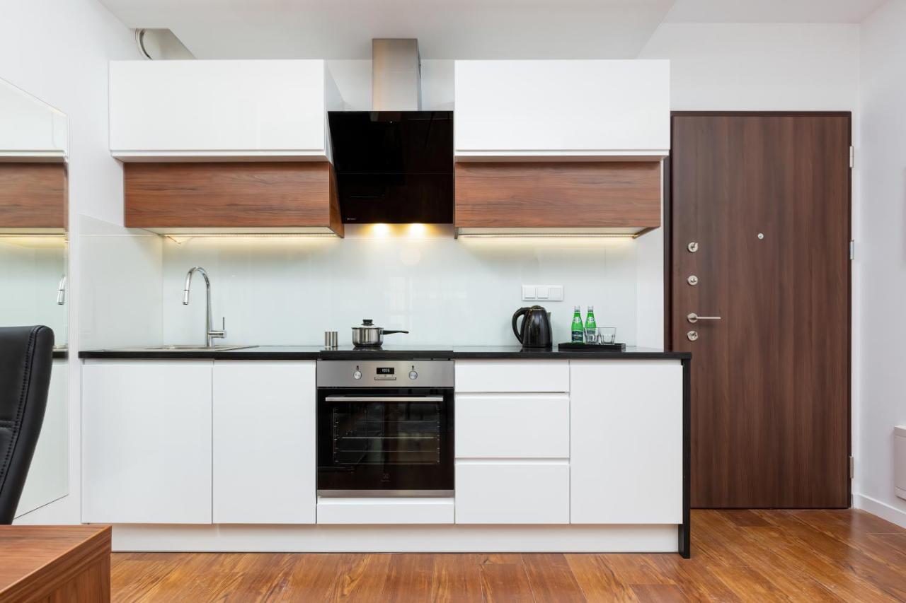 Royal City Center Mennica Residence By Noclegi Renters Varsó Kültér fotó