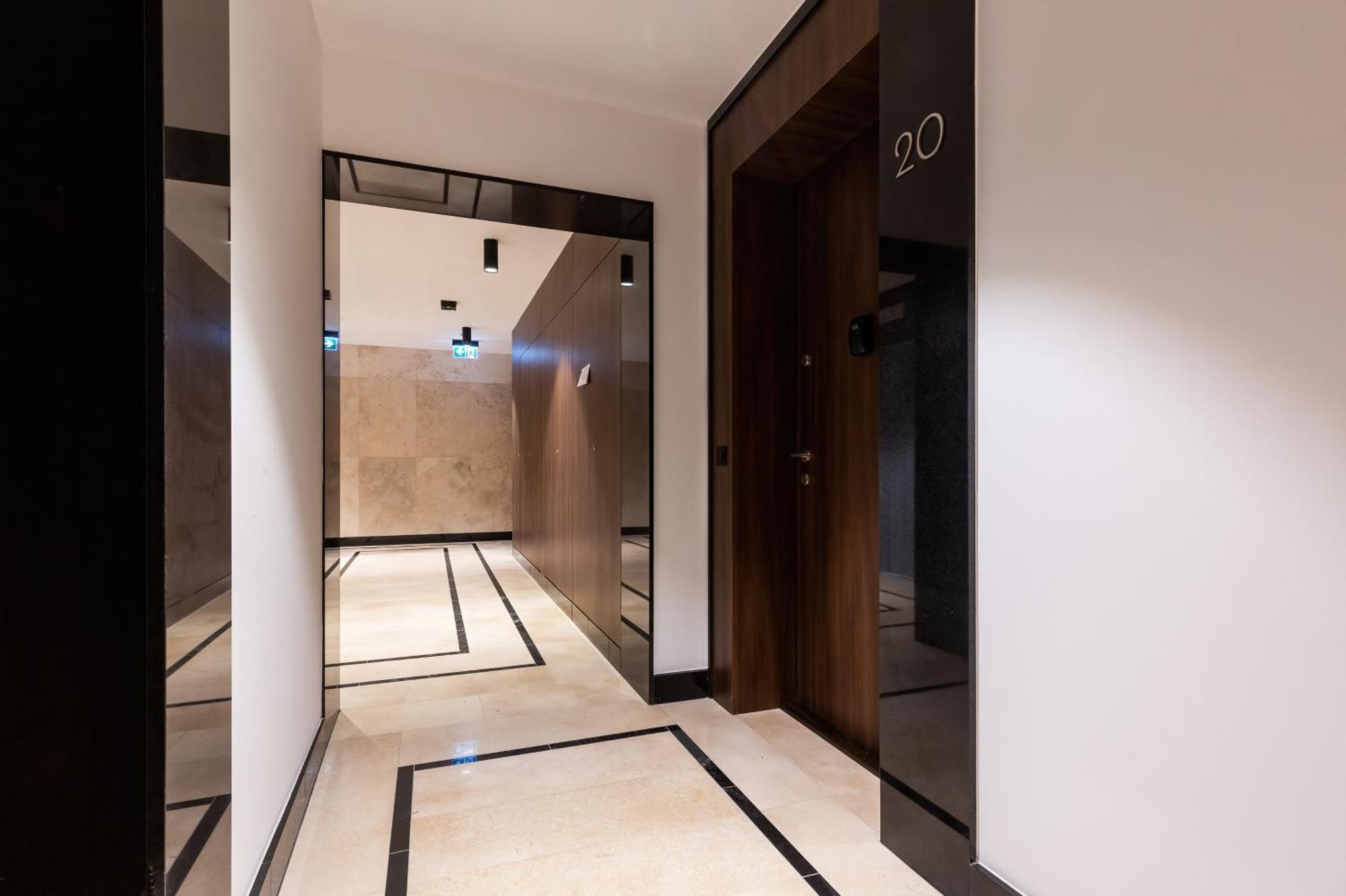 Royal City Center Mennica Residence By Noclegi Renters Varsó Kültér fotó