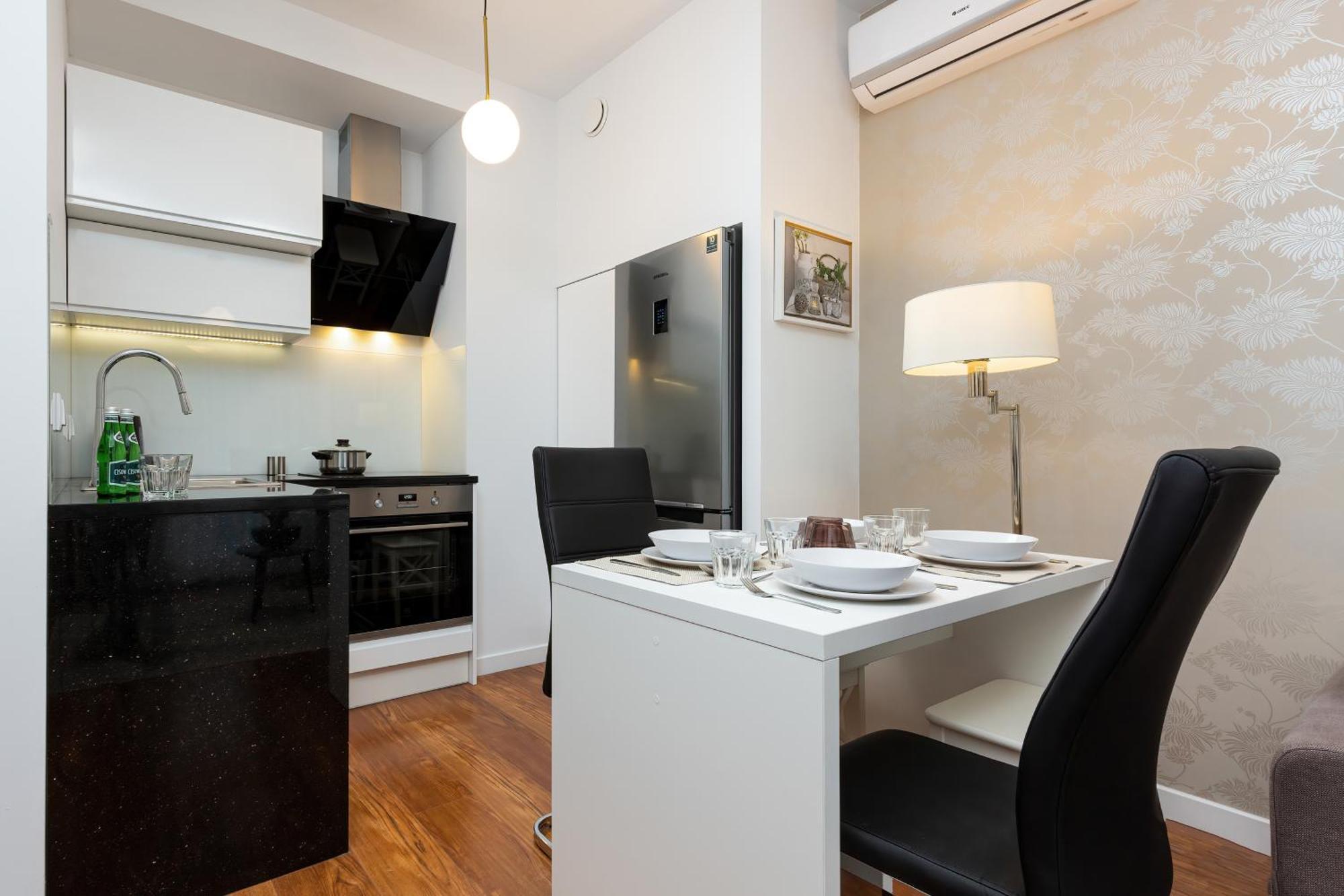 Royal City Center Mennica Residence By Noclegi Renters Varsó Kültér fotó