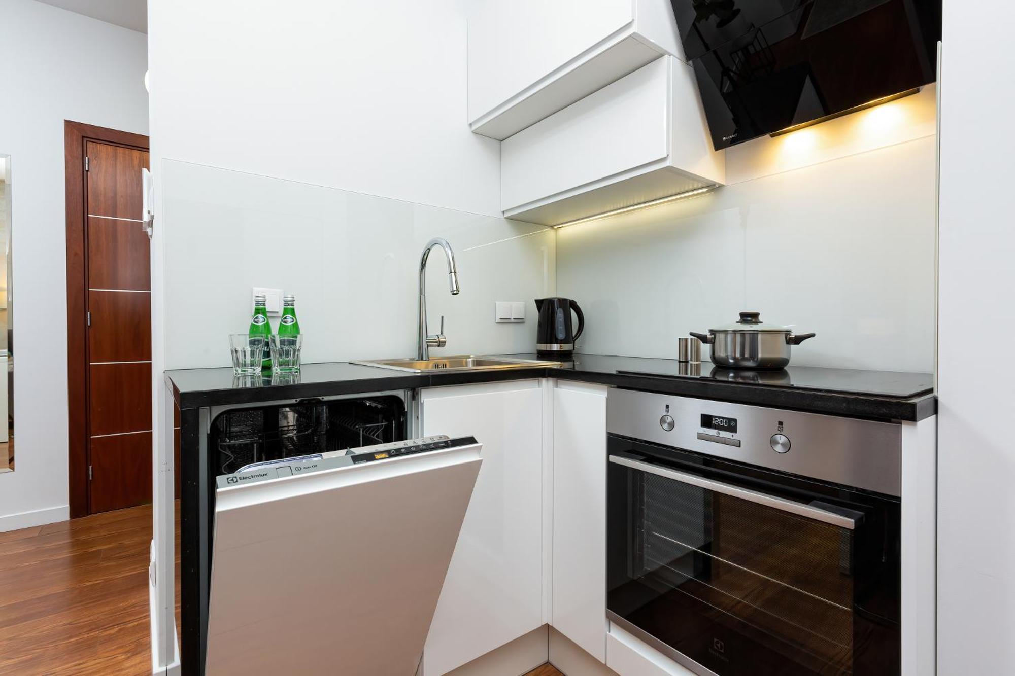 Royal City Center Mennica Residence By Noclegi Renters Varsó Kültér fotó