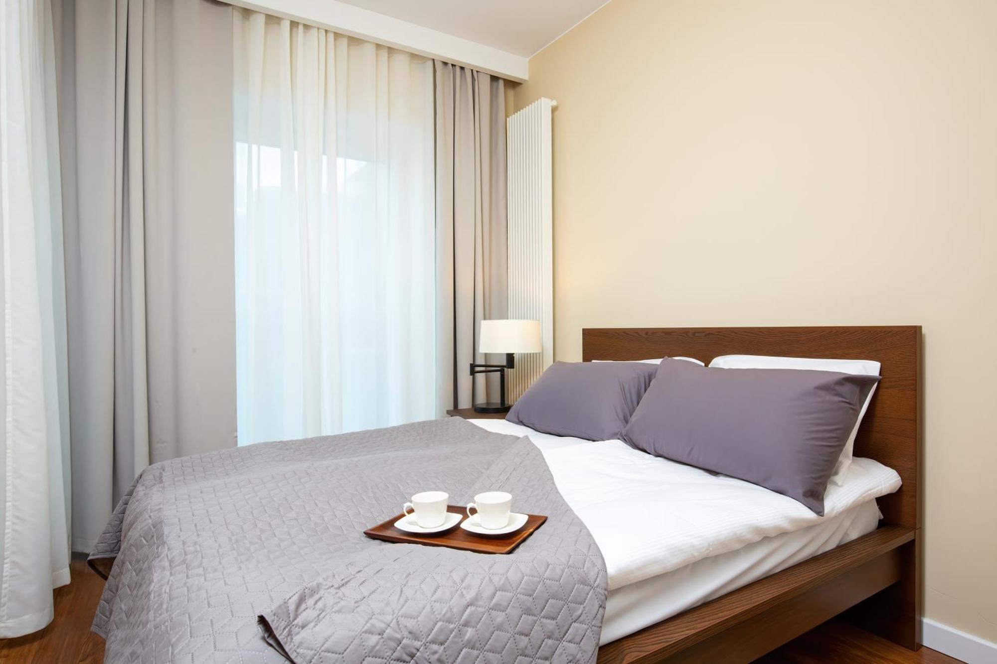 Royal City Center Mennica Residence By Noclegi Renters Varsó Kültér fotó